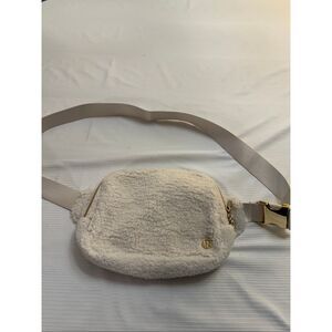 Lululemon White Sherpa Fanny Pack Belt Bag Bum Bag One Size Fits All